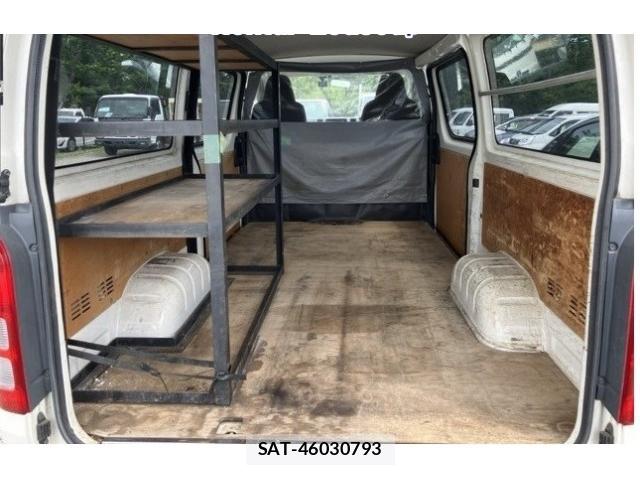 Toyota HIACE VAN 2016-06 8009000-2
