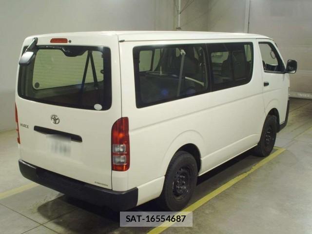 Toyota HIACE VAN 2017-08 8009009-1