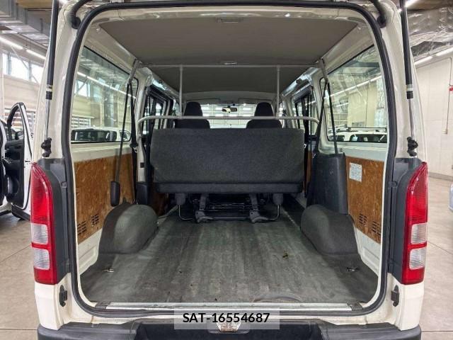 Toyota HIACE VAN 2017-08 8009009-2