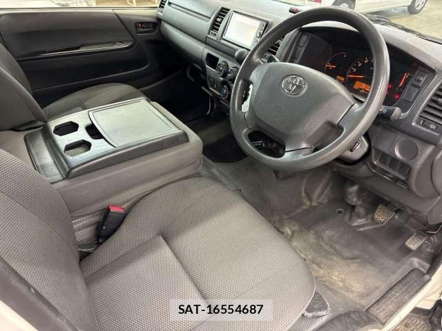 Toyota HIACE VAN 2017-08 8009009-3