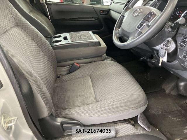 Toyota HIACE VAN 2020-07 8009016-3