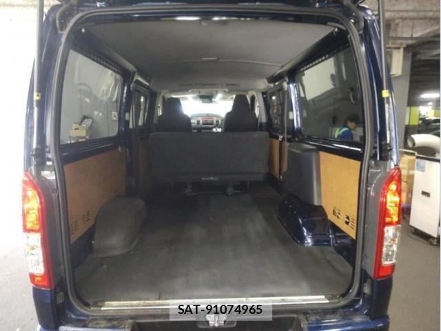 Toyota HIACE VAN 2021-04 8009021-2