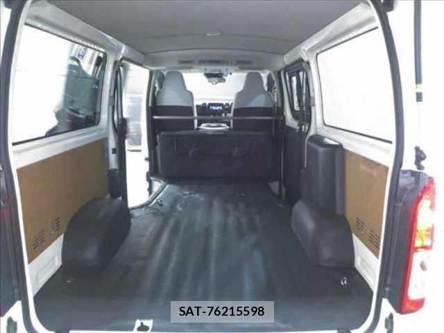 Toyota HIACE VAN 2025-03 8009025-2