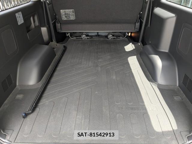 Toyota HIACE VAN 2025-06 8009031-12