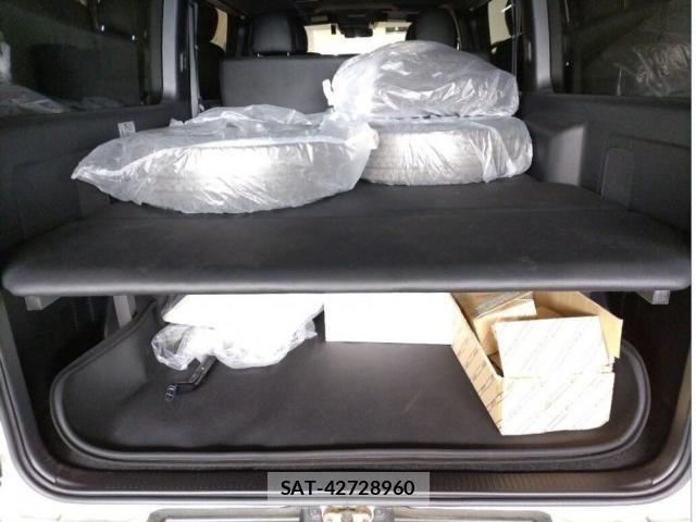 Toyota HIACE VAN 2020-10 8009040-2