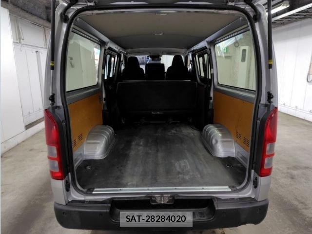 Toyota HIACE VAN 2020-09 8009042-2