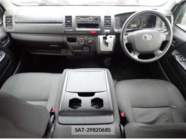 Toyota HIACE VAN 2017-06 8009047-3