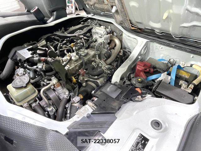 Toyota HIACE VAN 2022-03 8010451-17