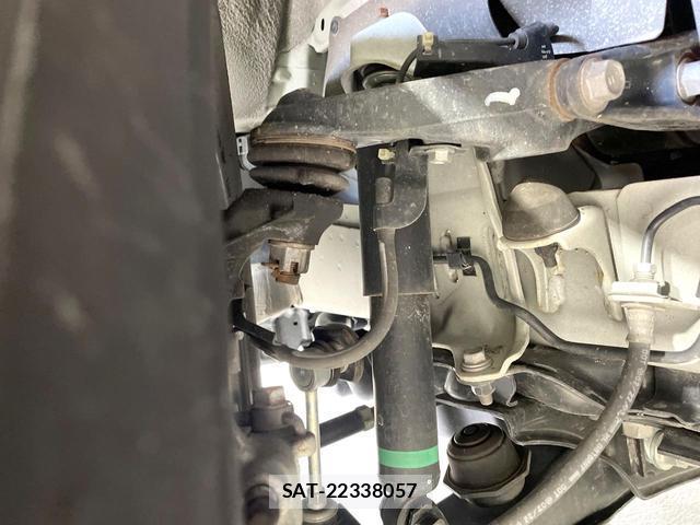 Toyota HIACE VAN 2022-03 8010451-19