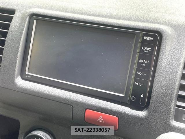 Toyota HIACE VAN 2022-03 8010451-2
