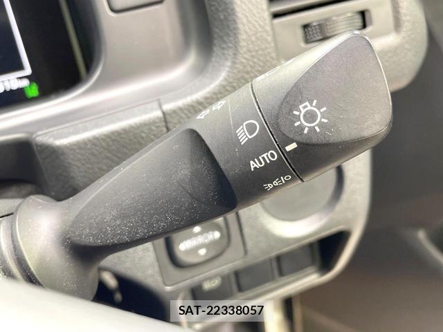 Toyota HIACE VAN 2022-03 8010451-5
