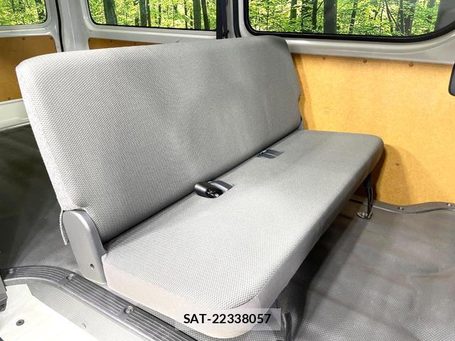Toyota HIACE VAN 2022-03 8010451-8