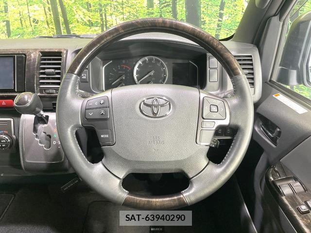 Toyota HIACE VAN 2022-07 8010452-10