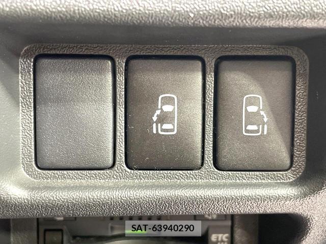 Toyota HIACE VAN 2022-07 8010452-5