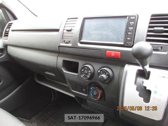Toyota HIACE VAN 2021-03 8011071-18