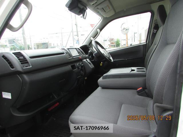 Toyota HIACE VAN 2021-03 8011071-5