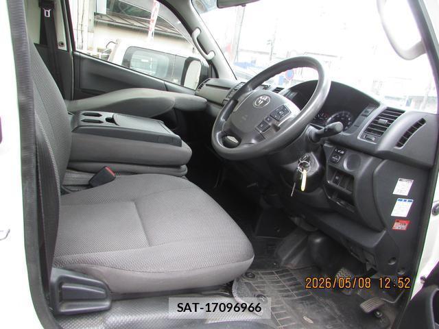 Toyota HIACE VAN 2021-03 8011071-9