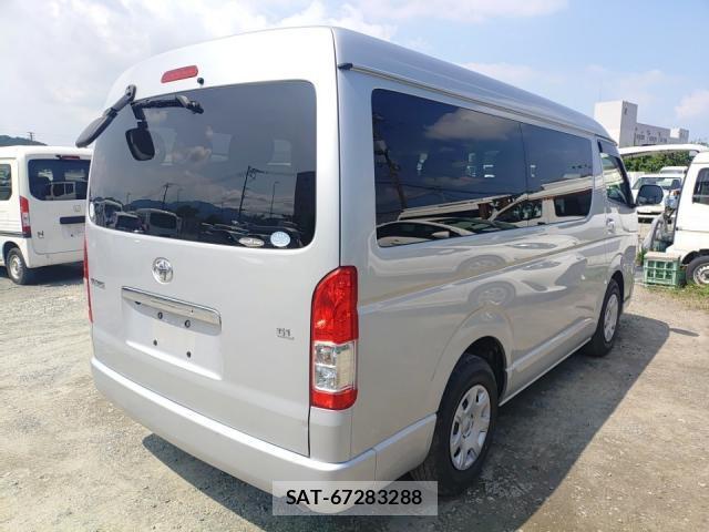 Toyota HIACE WAGON 2019-06 8005640-2