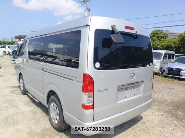 Toyota HIACE WAGON 2019-06 8005640-4