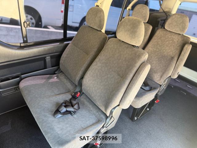 Toyota HIACE WAGON 2011-01 8006033-11