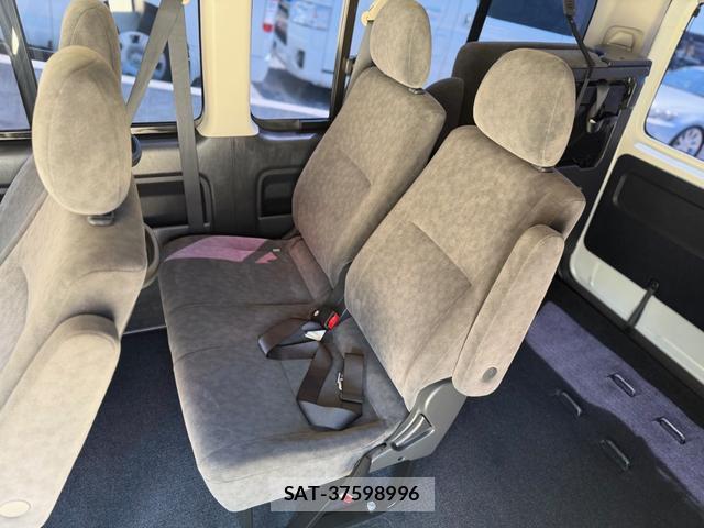 Toyota HIACE WAGON 2011-01 8006033-12