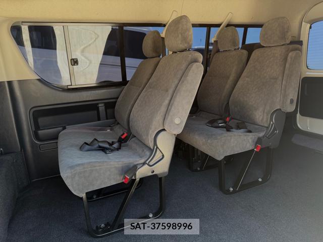 Toyota HIACE WAGON 2011-01 8006033-8
