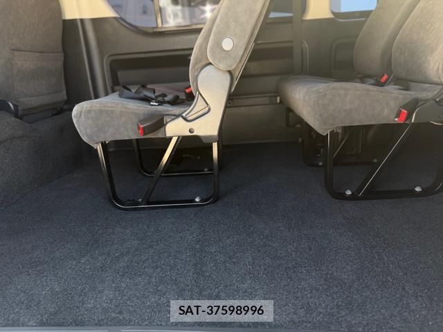 Toyota HIACE WAGON 2011-01 8006033-9