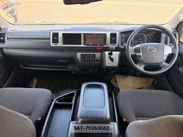 Toyota HIACE WAGON 2018-11 8008255-2