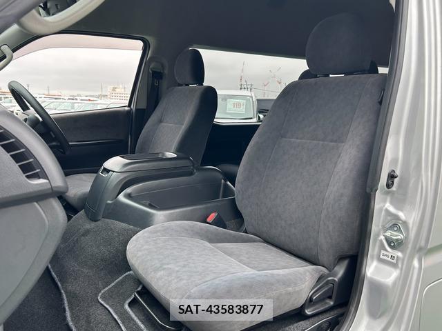 Toyota HIACE WAGON 2019-05 8008810-11