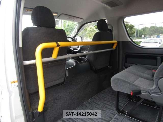 Toyota HIACE WAGON 2022-10 8011825-2