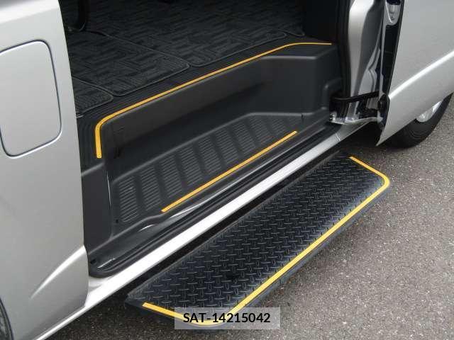 Toyota HIACE WAGON 2022-10 8011825-3