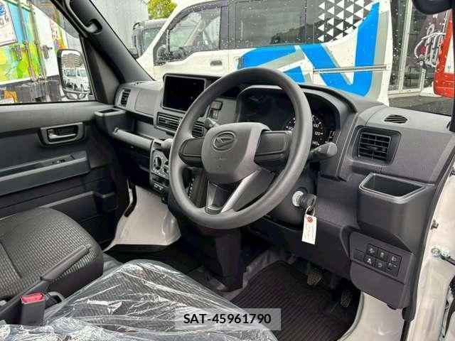 Daihatsu HIJET CARGO 2026-04 8007849-10