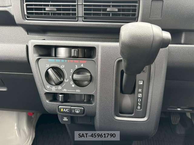 Daihatsu HIJET CARGO 2026-04 8007849-17