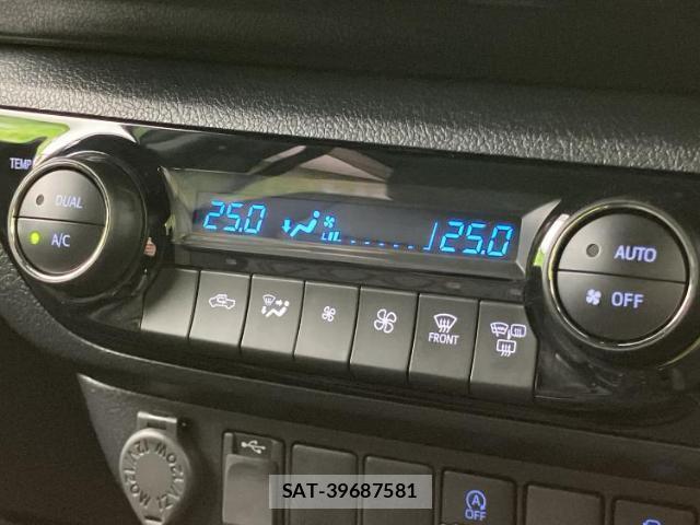 Toyota HILUX 2022-03 8003001-13