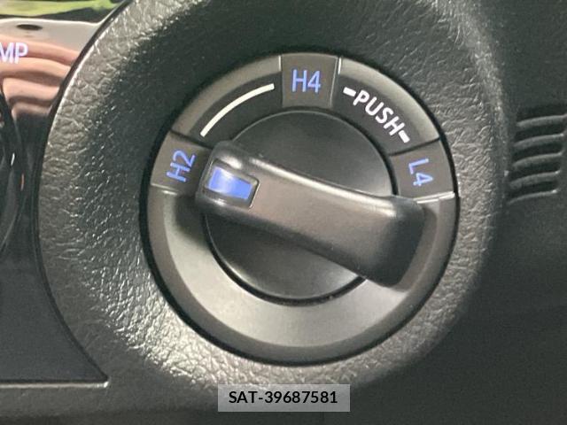 Toyota HILUX 2022-03 8003001-14
