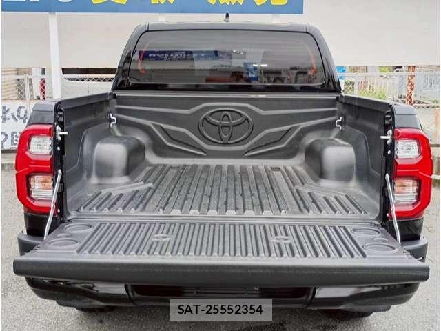 Toyota HILUX 2023-03 8011464-14