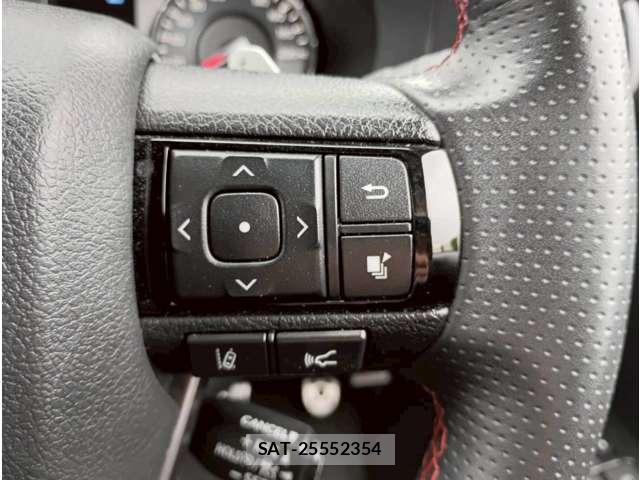 Toyota HILUX 2023-03 8011464-2