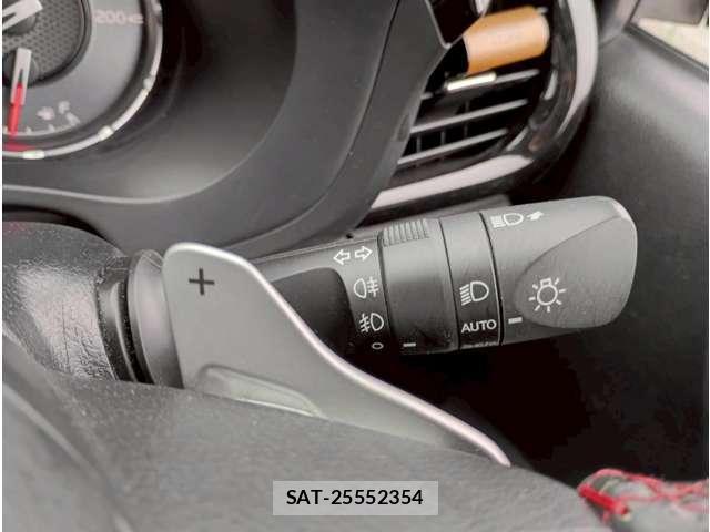 Toyota HILUX 2023-03 8011464-6