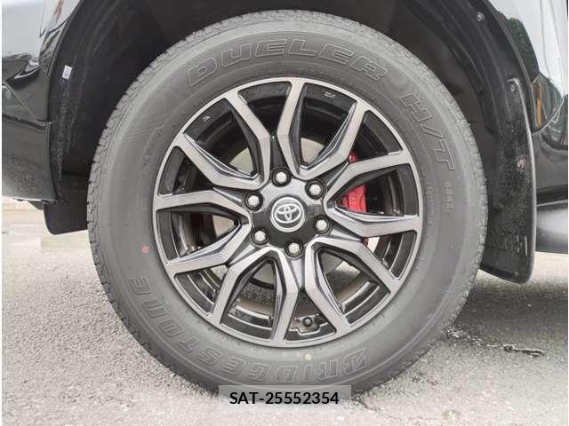 Toyota HILUX 2023-03 8011464-8
