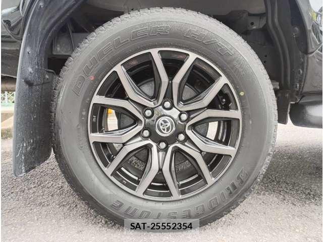 Toyota HILUX 2023-03 8011464-9