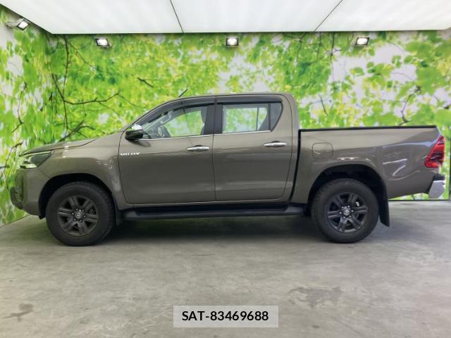 Toyota HILUX 2024-05 8012220-1