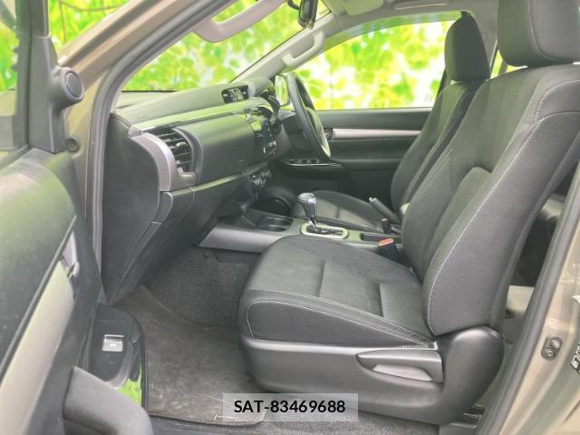 Toyota HILUX 2024-05 8012220-5