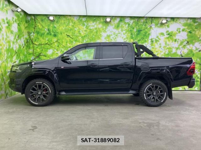 Toyota HILUX 2022-11 8012221-1
