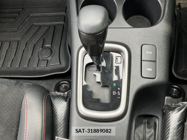 Toyota HILUX 2022-11 8012221-17