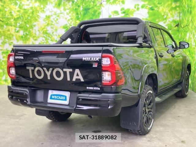 Toyota HILUX 2022-11 8012221-2