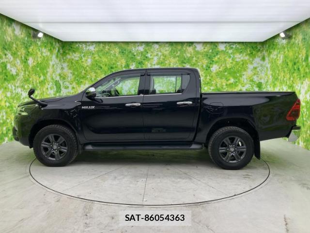 Toyota HILUX 2023-06 8012380-1