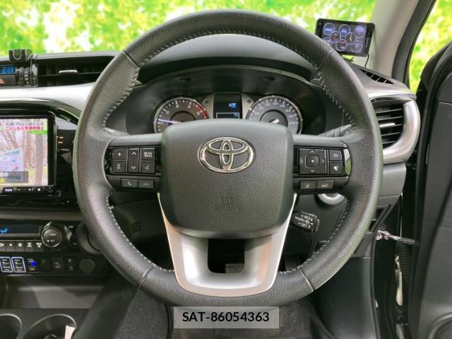 Toyota HILUX 2023-06 8012380-15