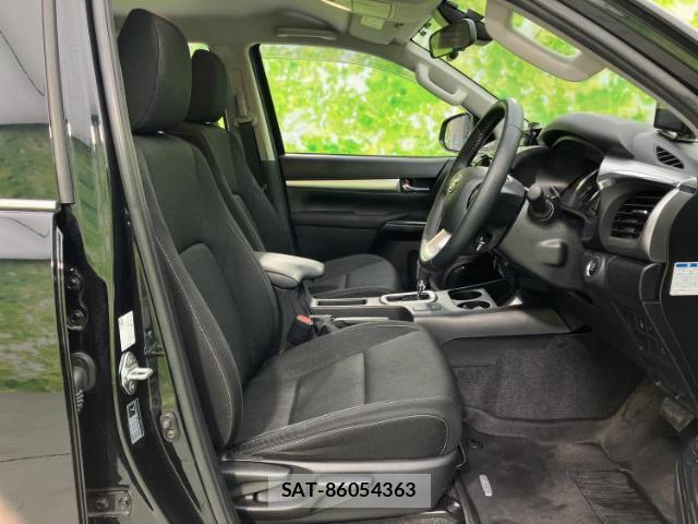 Toyota HILUX 2023-06 8012380-3