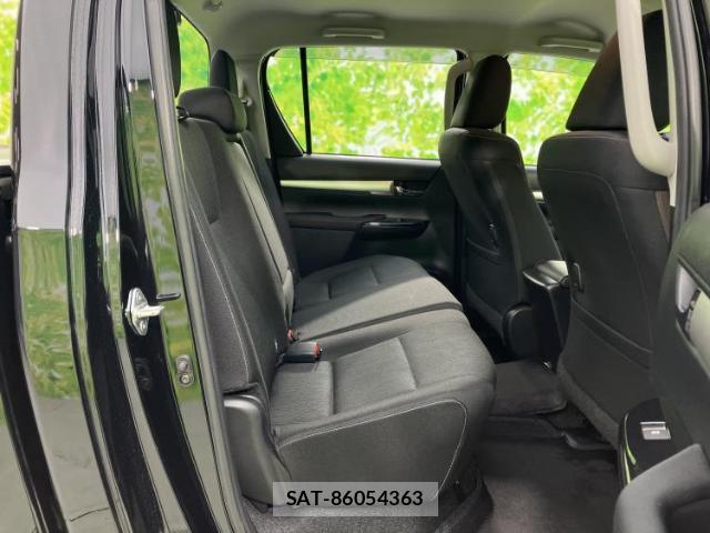 Toyota HILUX 2023-06 8012380-4