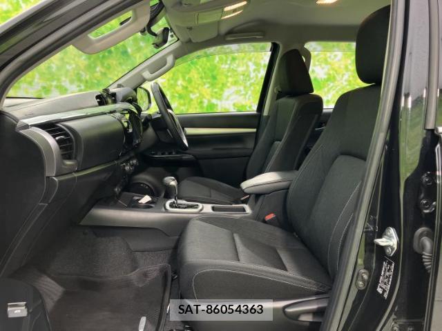 Toyota HILUX 2023-06 8012380-5